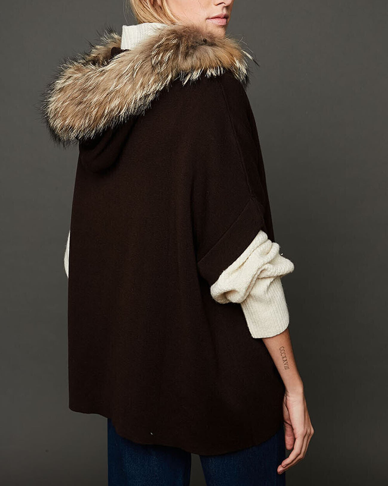 Poncho Pitifur Faume - seconde main